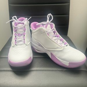 Jordan size 6.5 youth 8 women